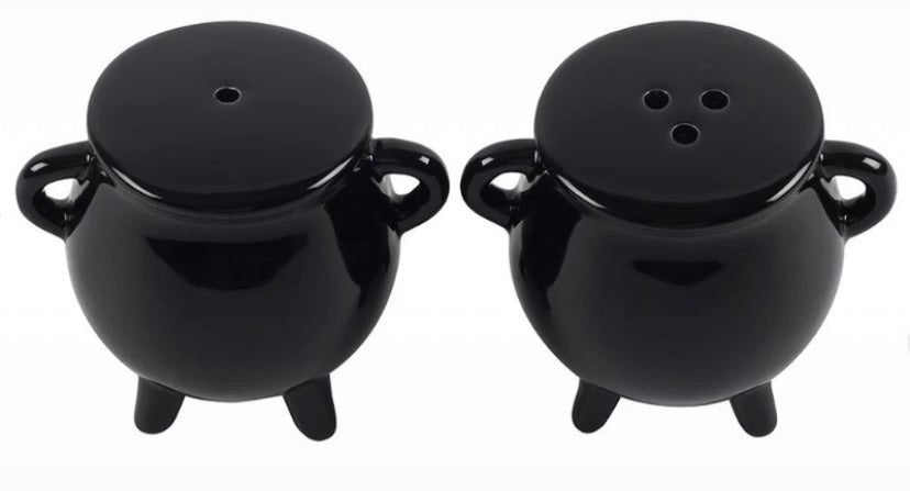 Black cauldron salt and pepper set