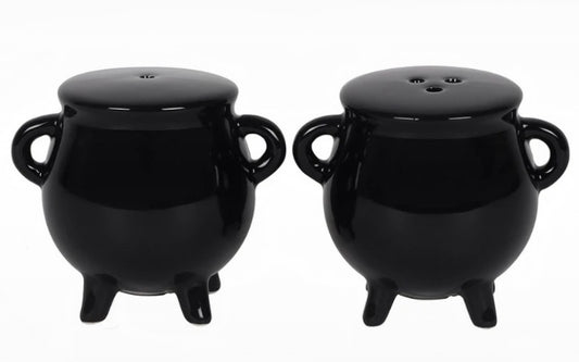 Black cauldron salt and pepper set
